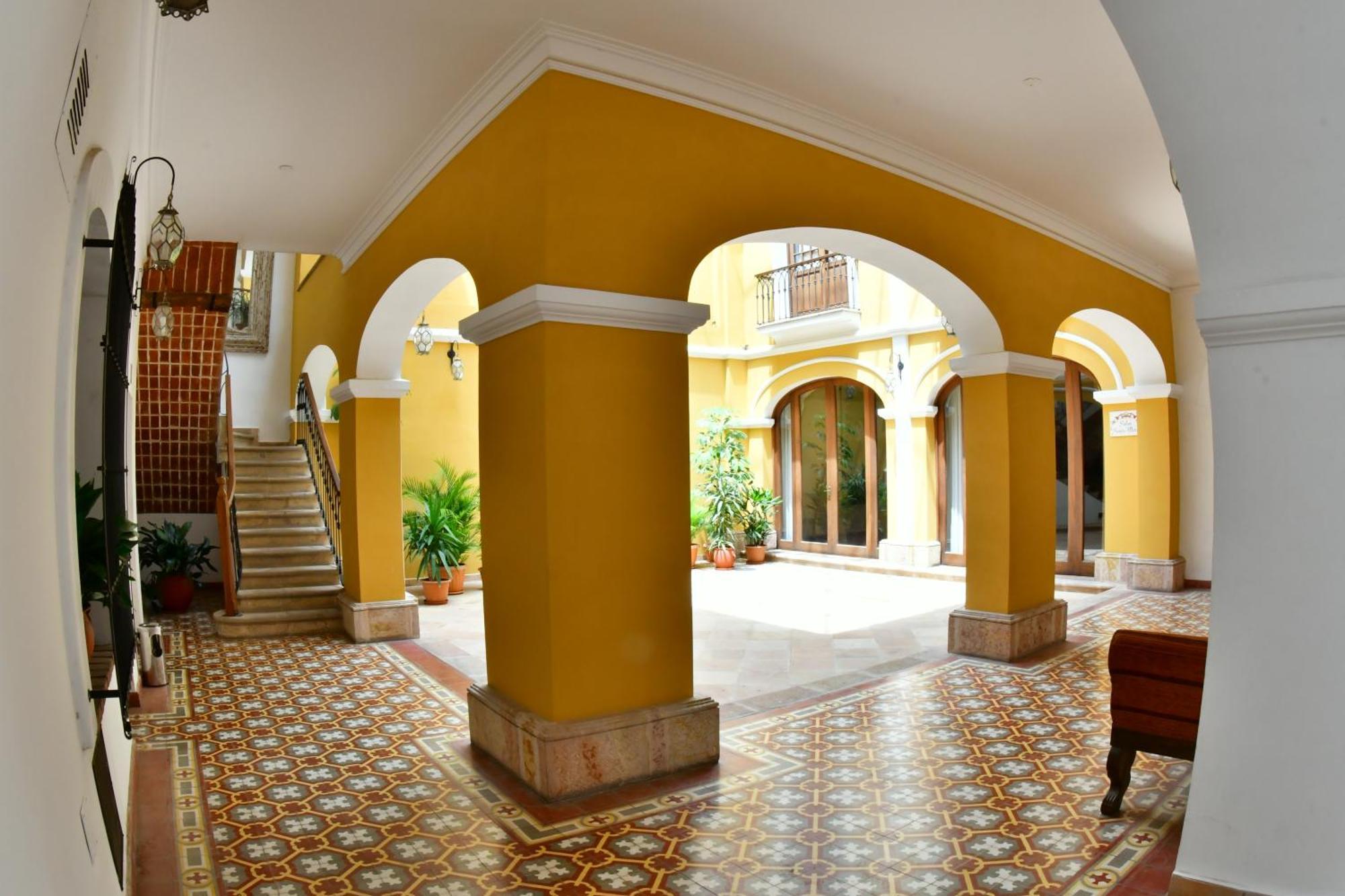 Parador Santa Maria La Real Sucre Exterior photo